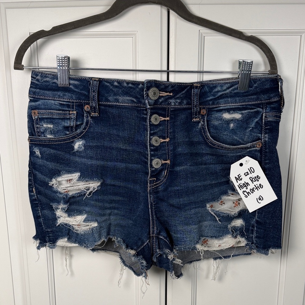 American Eagle Hi-Rise Shortie Distressed Denim Shorts Size 10